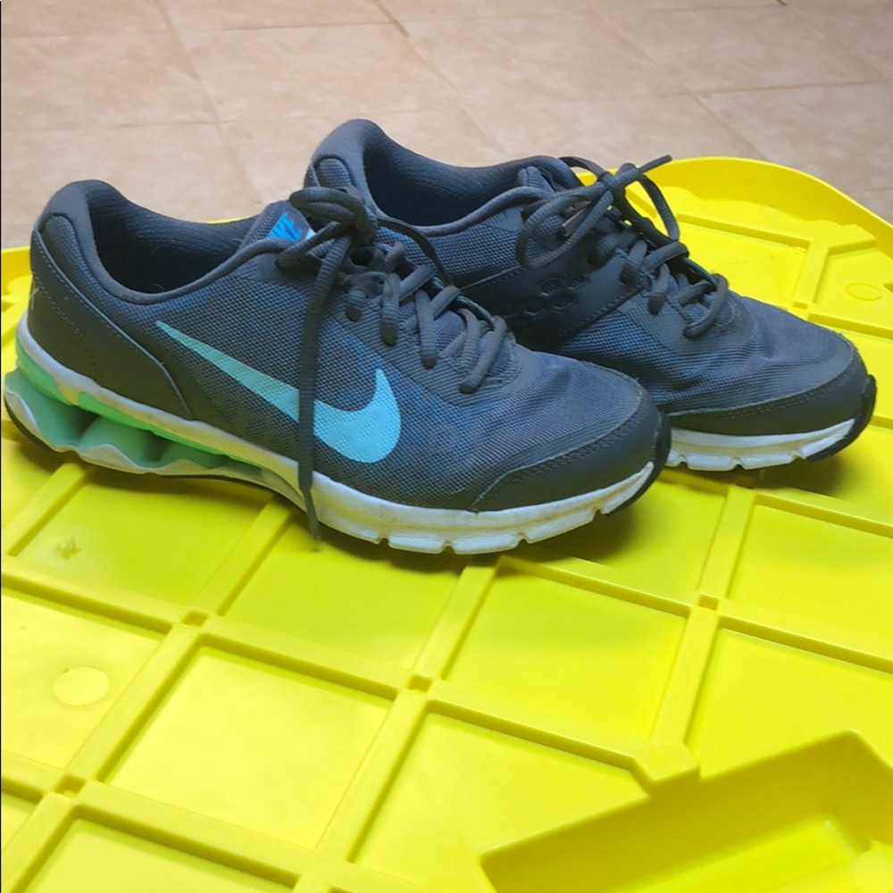 Athletic shoes
